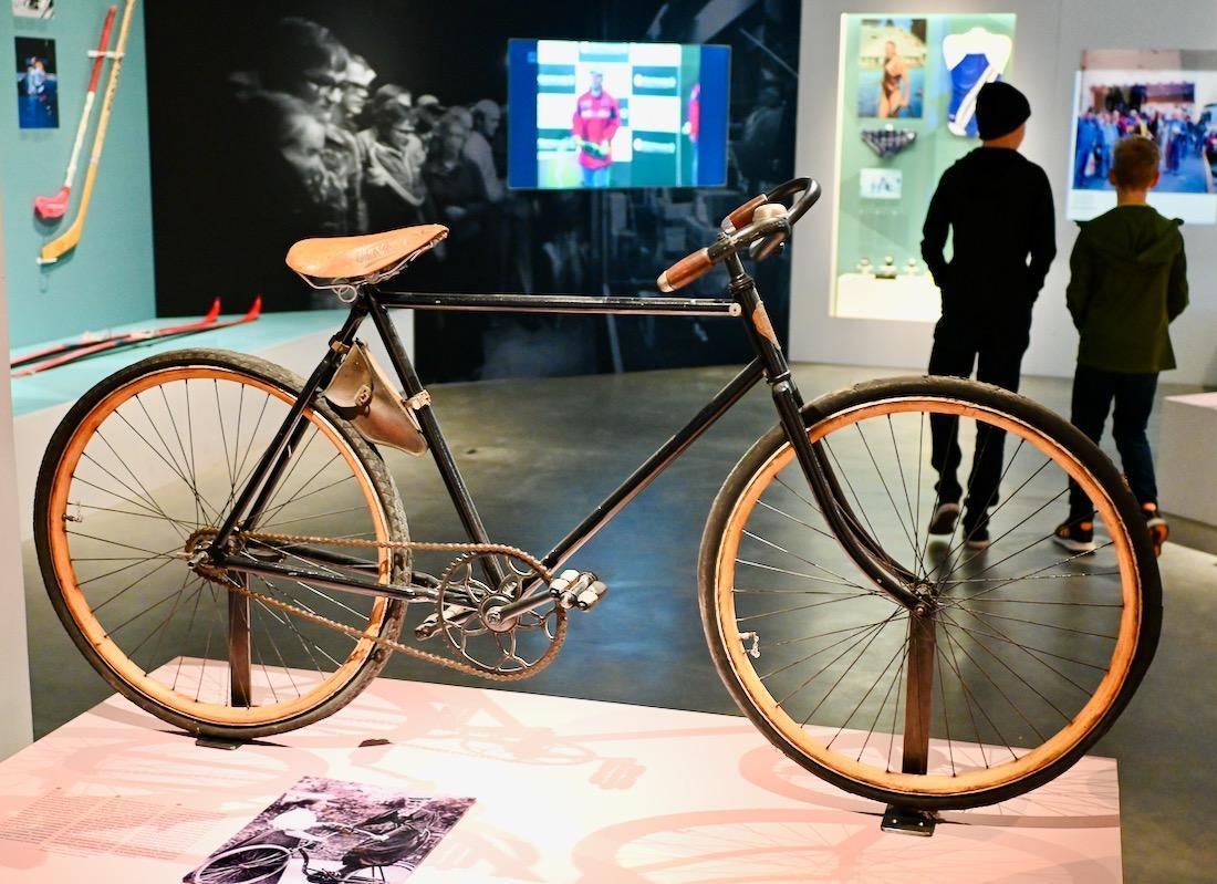 Ein altes Rennrad im Tahto