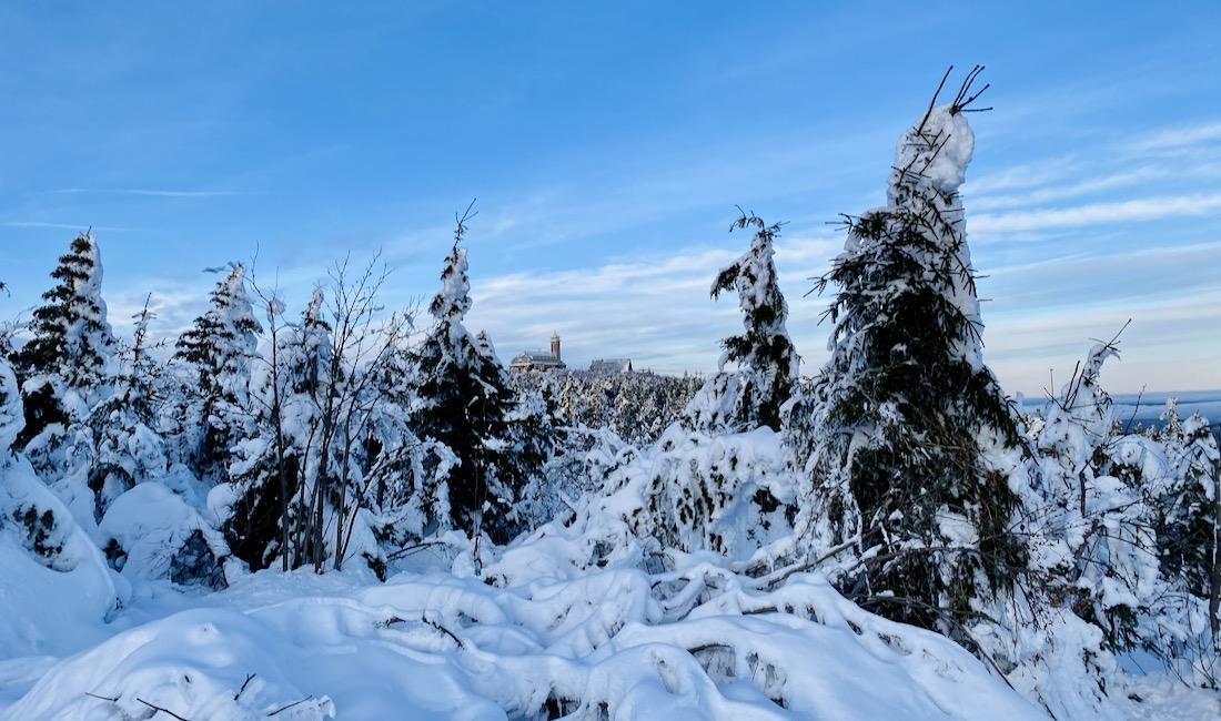 Der Fichtelberg verschneit