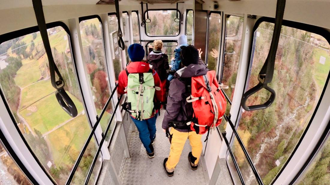 Die Seilbahn Sonntag Stein im Grossen Walser Tal