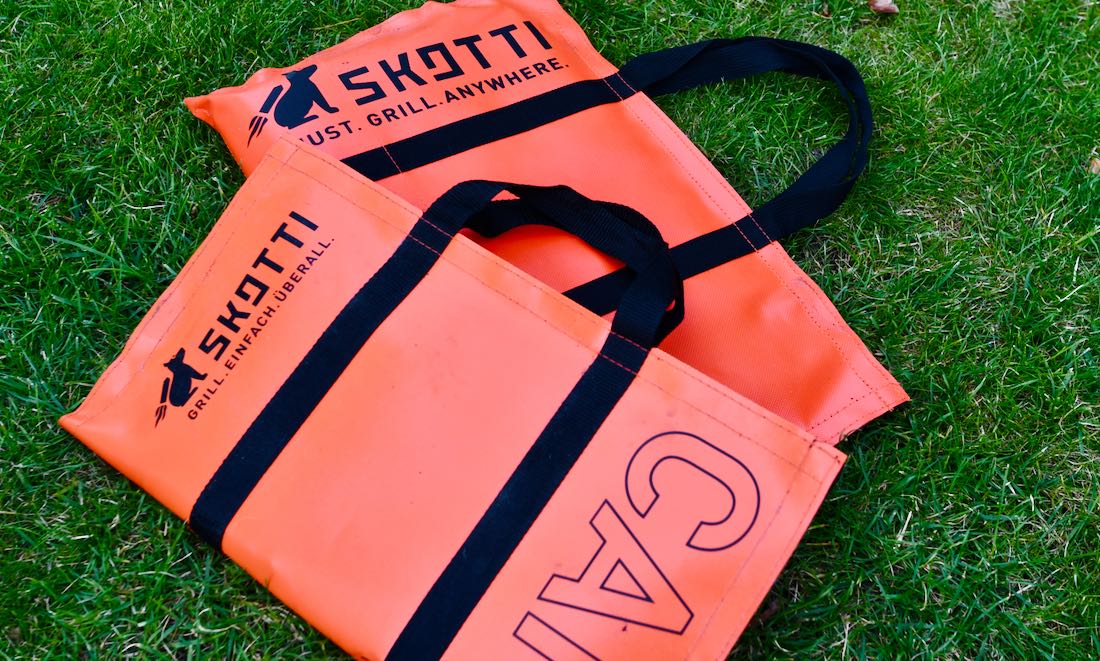 Der Skotti Grill eingpackt in Taschen