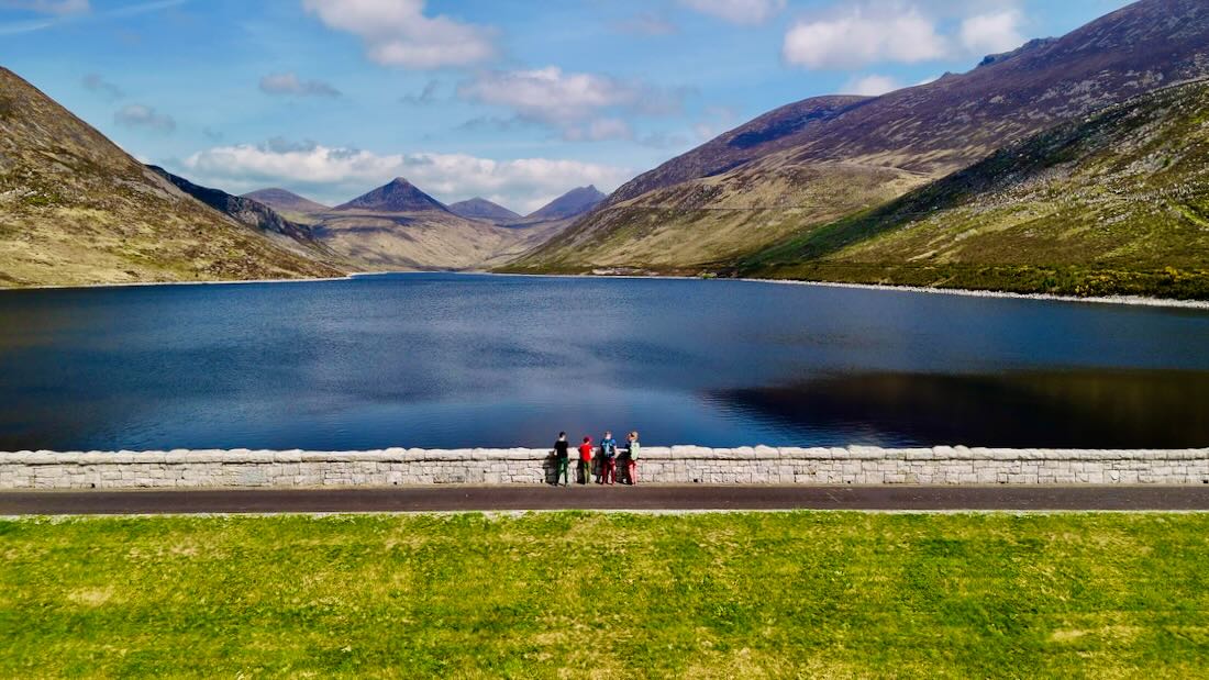 Fravely an der Staumauer im Silent Valley Mountain Park