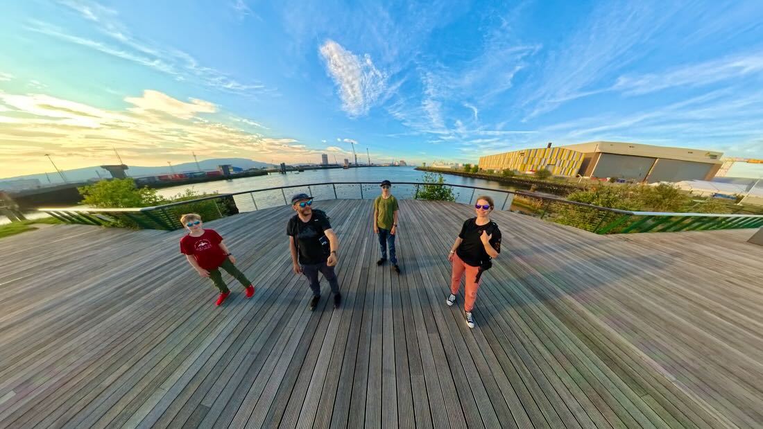 Fravely auf dem Trockendock der Titanic auf dem Bug