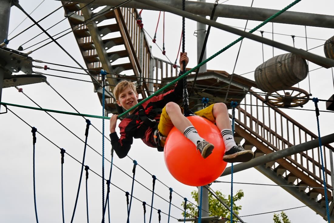 Ben im Kletterpark am Berzdorfer See