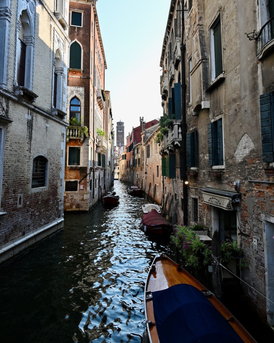 Ein Kanal von Venedig