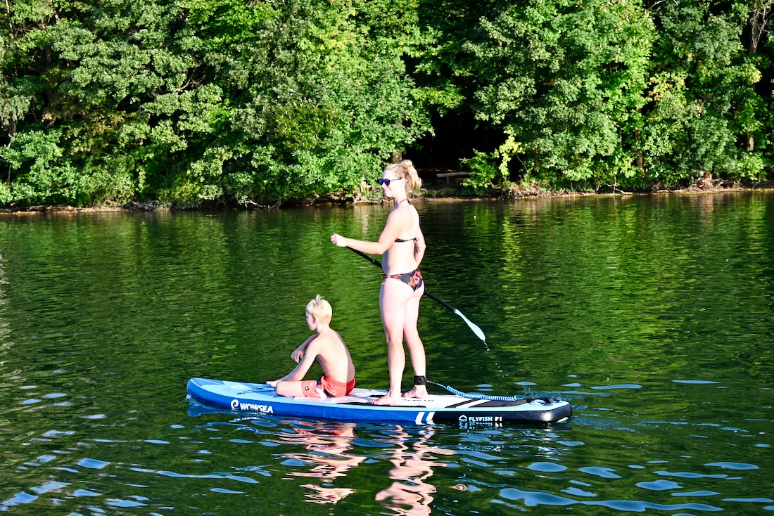 Melanie und Ben auf dem WowSea SUP