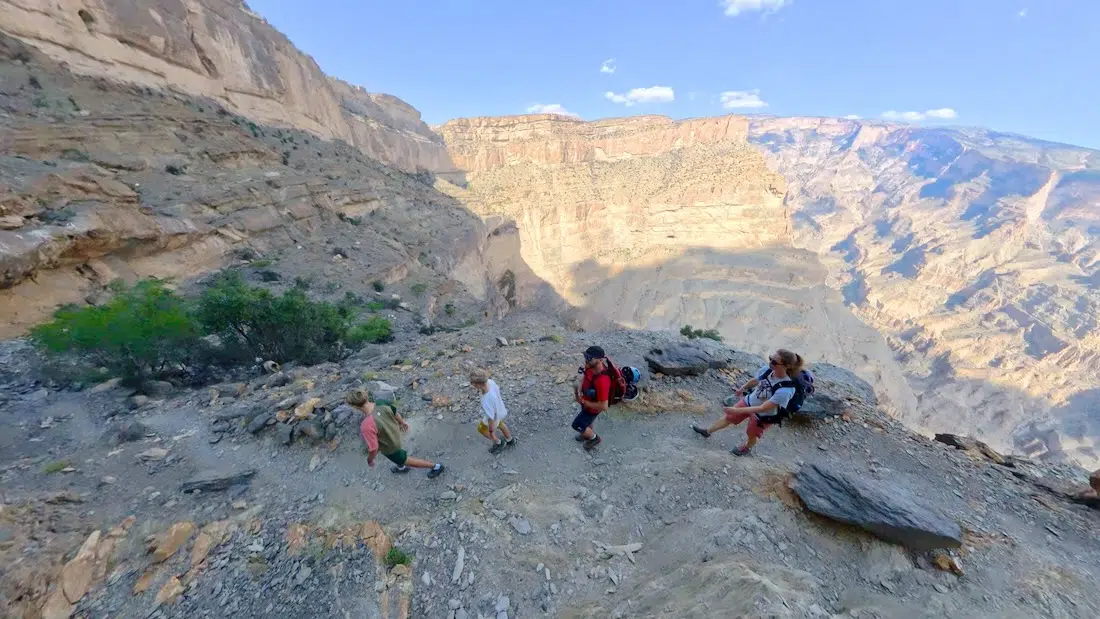 Fravely wandern auf dem Balcony Walk