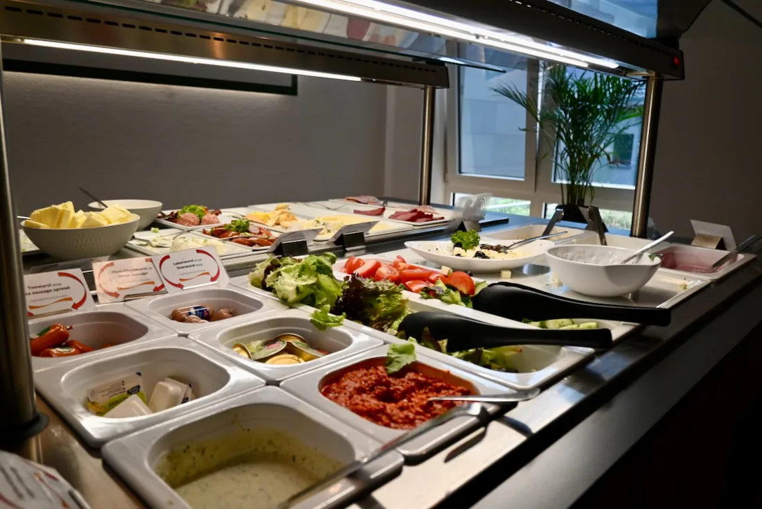 Buffet in der Jugendherberge Dresden