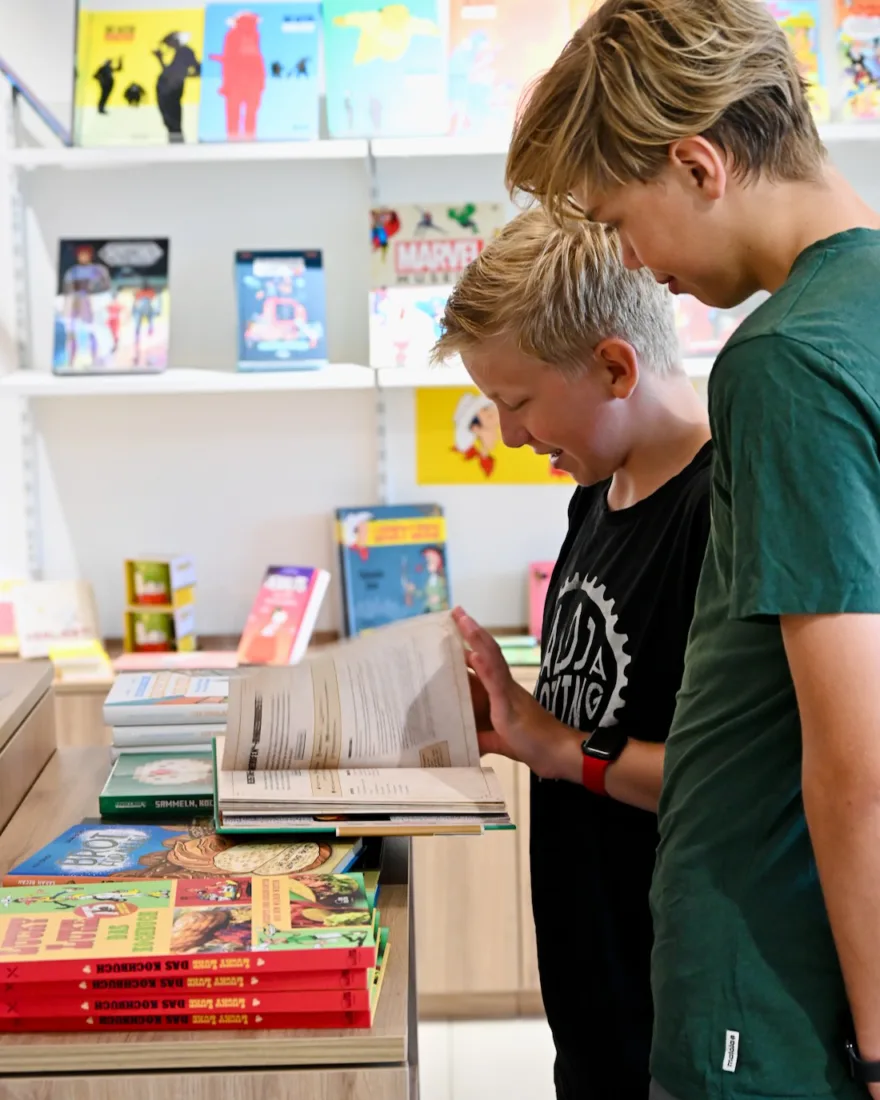 Flo und Ben im Erika Fuchs Haus
