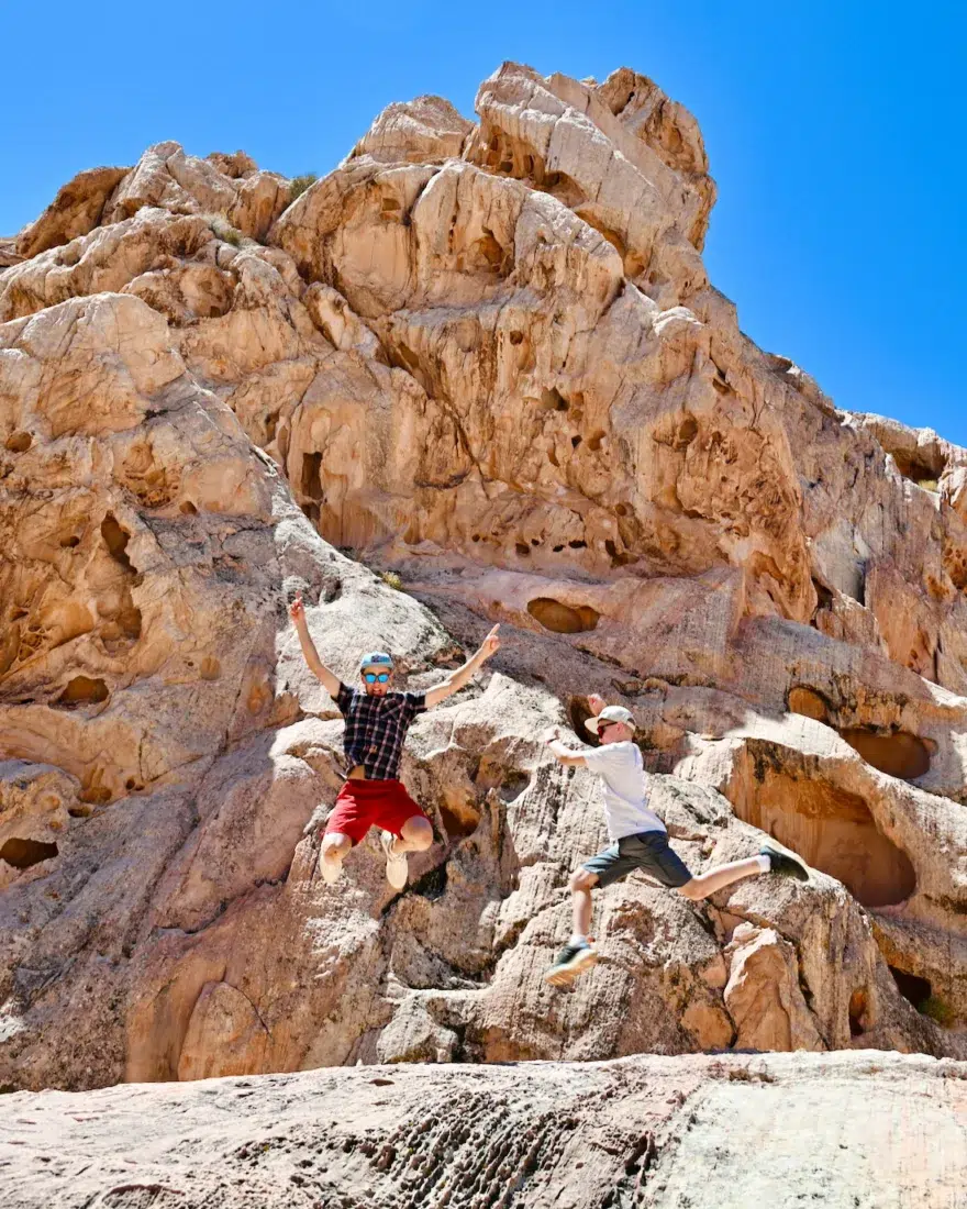 Flo und Ben springen in Nevada