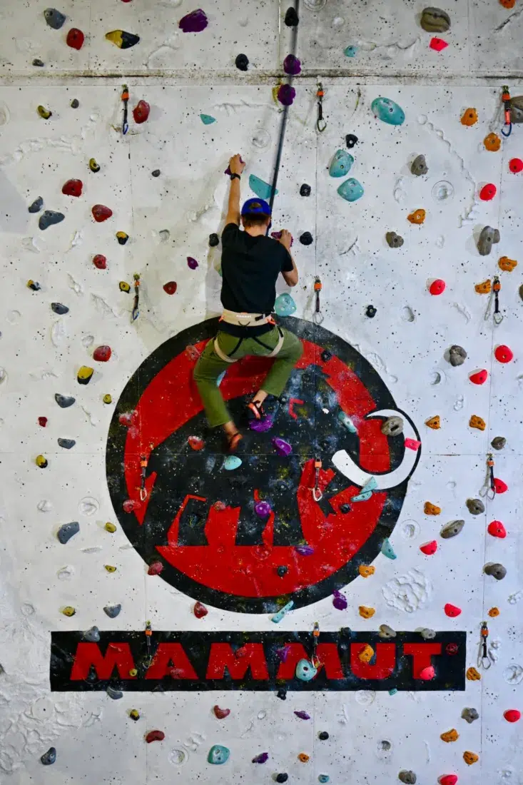 Flo Klettern im The Foundry