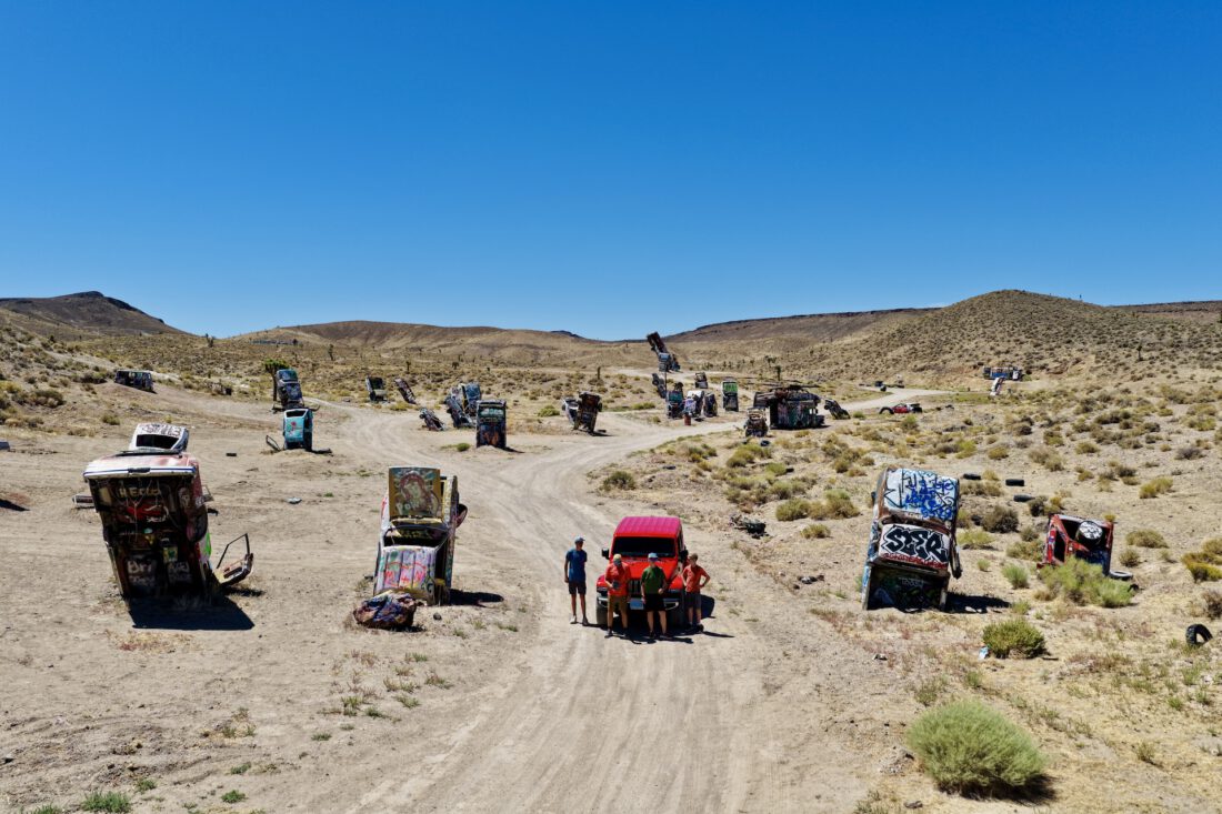 Der International Car Forest of The Last Church in Goldfield, USA — als Familie einen Hidden Gem in Nevada entdecken