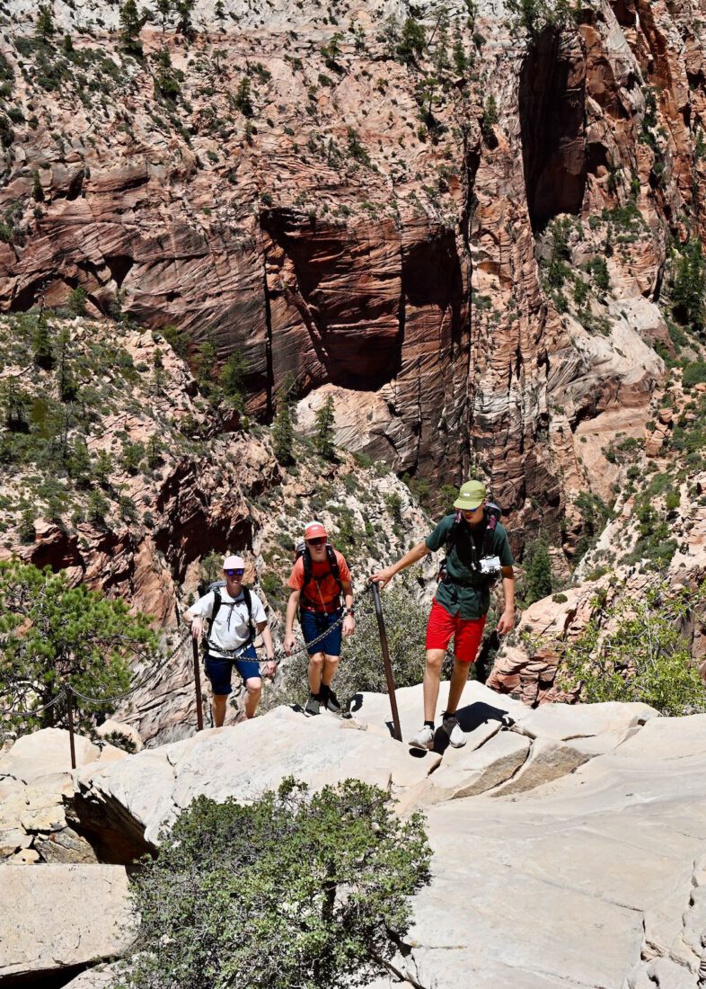 Melanie, Flo und Ben auf Angels Landing Trail im Zion