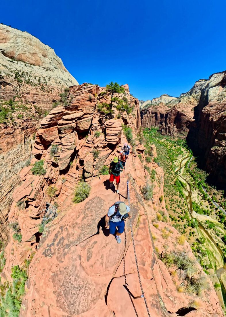 fravely auf Angels Landing Trail im Zion