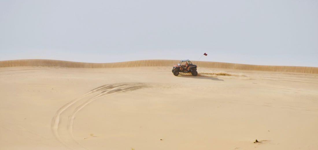 Buggy in der Wüste von Abu Dhabi