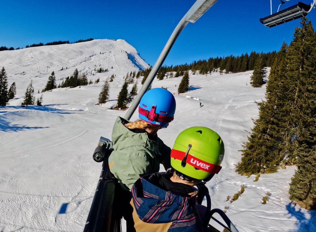 Fravely im Lift in der Skiwelt