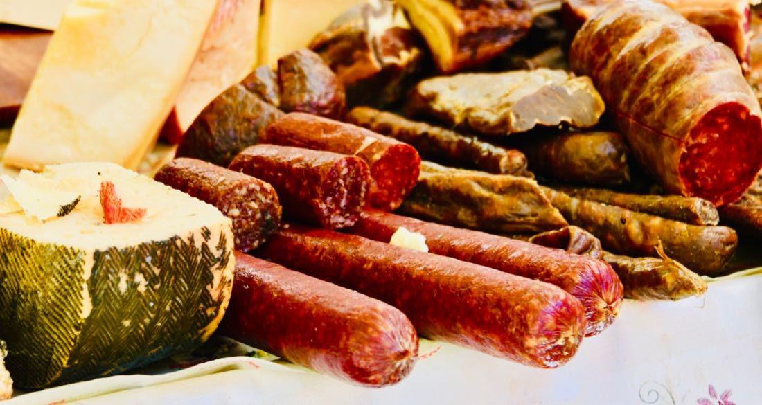 Käse und Wurst beim Green Market in Split