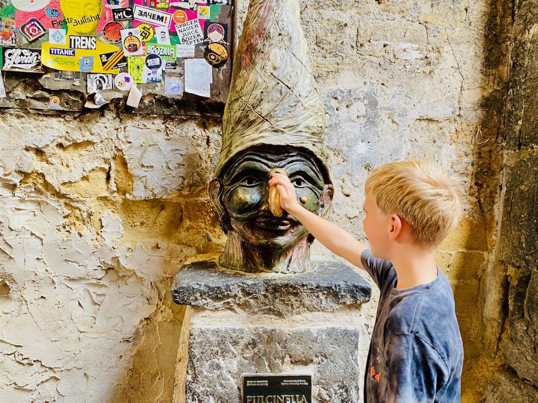 Nase Rubbeln in Neapel Busto di Pulcinella